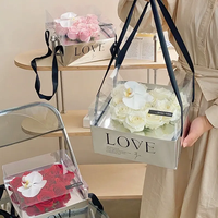 Boîte d'emballage de fleurs transparente de luxe avec logo personnalisé en gros, avec poignée en ruban, boîte cadeau transparente en argent métallique pour mariage