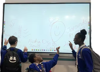 Tableau blanc interactif tout-en-un pour l'enseignement scolaire, 55 pouces, prix abordable, 4K, 40 points tactiles, Android/Windows, LED