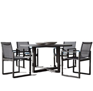 Ensemble de table et de chaises de salle à manger pour jardin et terrasse, mobilier d'extérieur moderne de luxe en aluminium, ensemble de table à manger pour salle à manger - Product Image 1