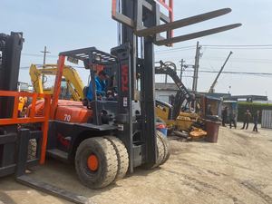 Montacargas Usado de Segunda Mano en Venta, Maquinaria para Movimiento de Tierras TCM FD70 - Product Image 3