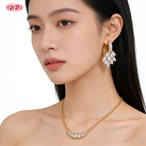 Parures de bijoux en gros pour femmes, plaqué or 18 carats avec zircon baguette AAA - Collier et boucles d'oreilles pour mariage, fiançailles, style romantique - Product Image 3