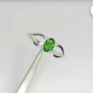 แหวนเพชรทรงกลมเจียระไนแบบบริลเลียนท์ 14K ทองคำขาว เพชรเลี้ยงในห้องปฏิบัติการ สำหรับผู้หญิง เครื่องประดับหรูหรา ได้รับการรับรองจาก IGI RATAN JEWELS สำหรับงานแต่งงาน - Product Image 2