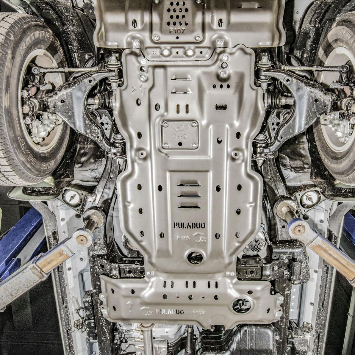 デリカD5 前期　TGS Carbon Skid Protector HL4 デリカD5 前期 TGS Carbon Skid Protector HL4 - メルカリ