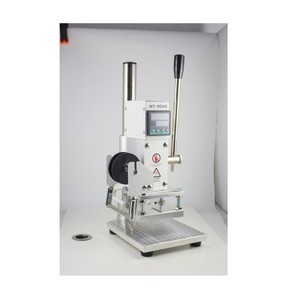Machine de marquage à chaud pour la fabrication de plaques d'immatriculation - Product Image 5