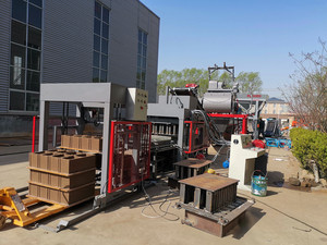 Fully <strong>Automatic</strong> <strong>Concrete</strong> Bricks Making <strong>Machine</strong> <strong>Large</strong> Production Capacity Hydraulic Vibration Forming <strong>Machine</strong> - Product Image 3