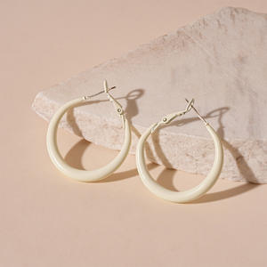 Pendientes de Aro de Hierro con Gancho, Dulces y Modernos, Diseño Minimalista para Mujer - Product Image 3