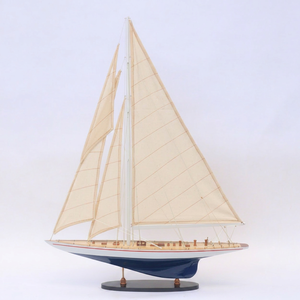 Maqueta de Barco de Vela de Madera Hecha a Mano - Modelo a Escala de Yate de Carreras Histórico Clase J, Decoración para Escritorio de Oficina, Empresarial - Product Image 1