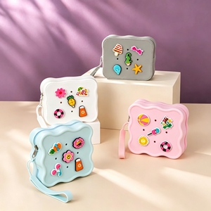 Sac de rangement en silicone à fermeture éclair, polyvalent, mignon, moderne et minimaliste, idéal pour les voyages en extérieur – Sac en maille de silicone DIY tendance - Product Image 3
