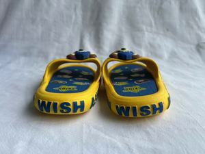 Ciabatte Gialle in EVA con Logo in Rilievo, Suola Ammortizzata, Punta Aperta, per Tutte le Stagioni, da Indossare in Casa - Product Image 3