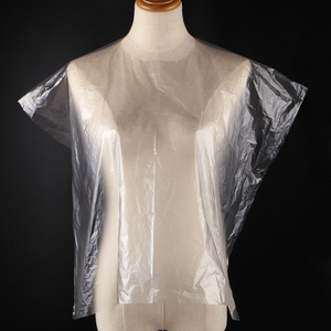 Cape de coiffure jetable en PE 64x84cm pour protection des cheveux lors de la coloration en salon - Product Image 1