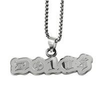 Collier pendentif en métal avec logo personnalisé, lettrage en acier inoxydable résistant à la corrosion