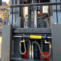 Transpalette à moteur diesel de 3 tonnes Chariot élévateur léger en terrain accidenté pour machines et ateliers d'impression