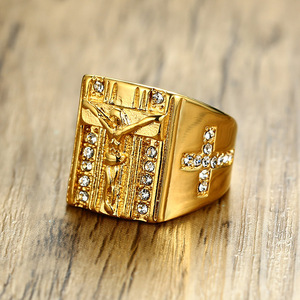 Venta al por mayor <span class=keywords><strong>de</strong></span> cristal PVD 18K chapado en oro 316l <span class=keywords><strong>de</strong></span> <span class=keywords><strong>acero</strong></span> inoxidable quirúrgico <span class=keywords><strong>para</strong></span> <span class=keywords><strong>hombre</strong></span> Jesucristo Cruz Anillos - Product Image 4