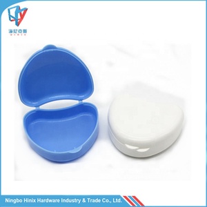 Caja de soportes de retención de alineador de <span class=keywords><strong>protector</strong></span> <span class=keywords><strong>bucal</strong></span> de plástico dental portátil compacto - Product Image 3