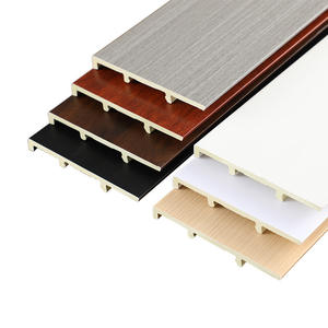Rodapié de PVC con Aspecto de Madera a Buen Precio, Sistema de Encaje Rápido para Decoración de Hoteles y Propiedades Inmobiliarias - Product Image 1