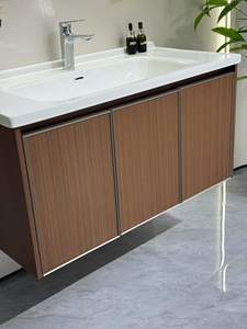 Gabinete de Baño Flotante de Tres Puertas con Acabado de Madera, con Bordes Metálicos, Apto para Casas y Apartamentos - Product Image 6