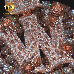 3D Rose Custom Bail Letter Colgantes Baguette Moissanite Iced Out Full Diamonds Letter Nombre inicial Joyería Collar Personal - Product Image 1