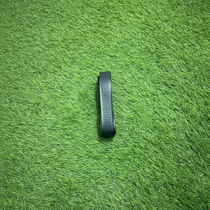 Mejor venta exclusiva Material sólido Bate de béisbol de madera Cinta de agarre Accesorios de protección de manos - Product Image 1