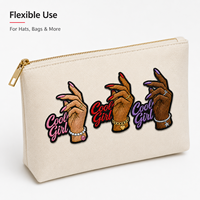 Écussons brodés personnalisés « Cool Girl » avec geste de main, badges thermocollants pour casquettes, sacs, vêtements et articles cadeaux