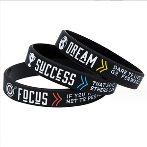 กำไลยางซิลิโคนตามสั่งสำหรับใส่เล่นกีฬาและแฟชั่นเน้นความสำเร็จในฝัน - Product Image 3