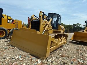 Bulldozer sur chenilles Caterpillar D6 d'<span class=keywords><strong>occasion</strong></span>, modèle 2023, capacité de bêchage de 3,8 m, puissance de 202 CV, pièces d'origine, faible nombre d'heures, performances stables - Product Image 5