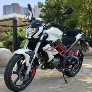 Benelli TNT <span class=keywords><strong>150i</strong></span>: Forcelle USD + Sistema Frenante CBS Moto e Motociclette Stradali di Seconda Mano - Product Image 3