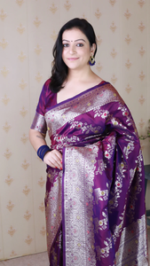 Saree Banarasi en soie douce violette majestueuse avec un tissage Jaal Meenakari Zari exquis parfait pour les mariages Occasions festives - Product Image 2