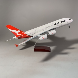 Phong Cách Kinh Doanh Quà Tặng Trang Trí Thủ Công 1/200 Quy Mô 37Cm Mô Hình Máy Bay Airbus A380 Qantas Airways Với Đèn LED - Product Image 1
