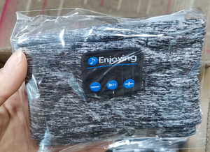 Bandeau de sport sans fil Bluetooth avec haut-parleurs intégrés - Écouteurs anti-transpiration pour la course, l'entraînement et le fitness - Product Image 2
