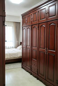 Armario Tradicional de Madera Maciza con Puertas de Panel Elevado y Diseño con Bisagras, Gran Capacidad, Estilo Antiguo - Product Image 4