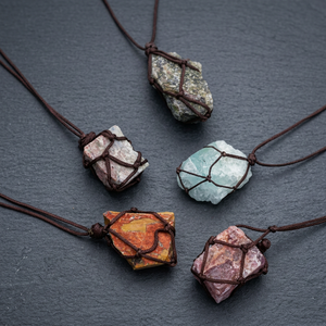 Venta al por mayor de colgantes de piedras naturales de chakra en bruto con envoltura de alambre, accesorios de joyería de cristal, collares de moda. - Product Image 3