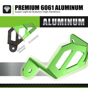 Protection d'étrier arrière en aluminium usiné NICECNC pour KAWASAKI KX125 <span class=keywords><strong>KX</strong></span> 250 500 1994-2000 2001 2002 KLX300 (US) <span class=keywords><strong>2021</strong></span> - Product Image 2