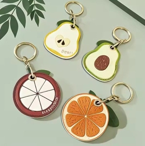 2025 nouveau porte-clés en cuir PU personnalisé pendentif sac suspendu chaîne mignon fruits voiture porte-clés de haute qualité prêt à expédier - Product Image 1