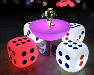 Chaise cube en dés LED de luxe moderne Chaises de <span class=keywords><strong>bar</strong></span> en plastique de style design rustique pour la salle à manger, la maison, l'extérieur et l'hôtel - Product Image 1