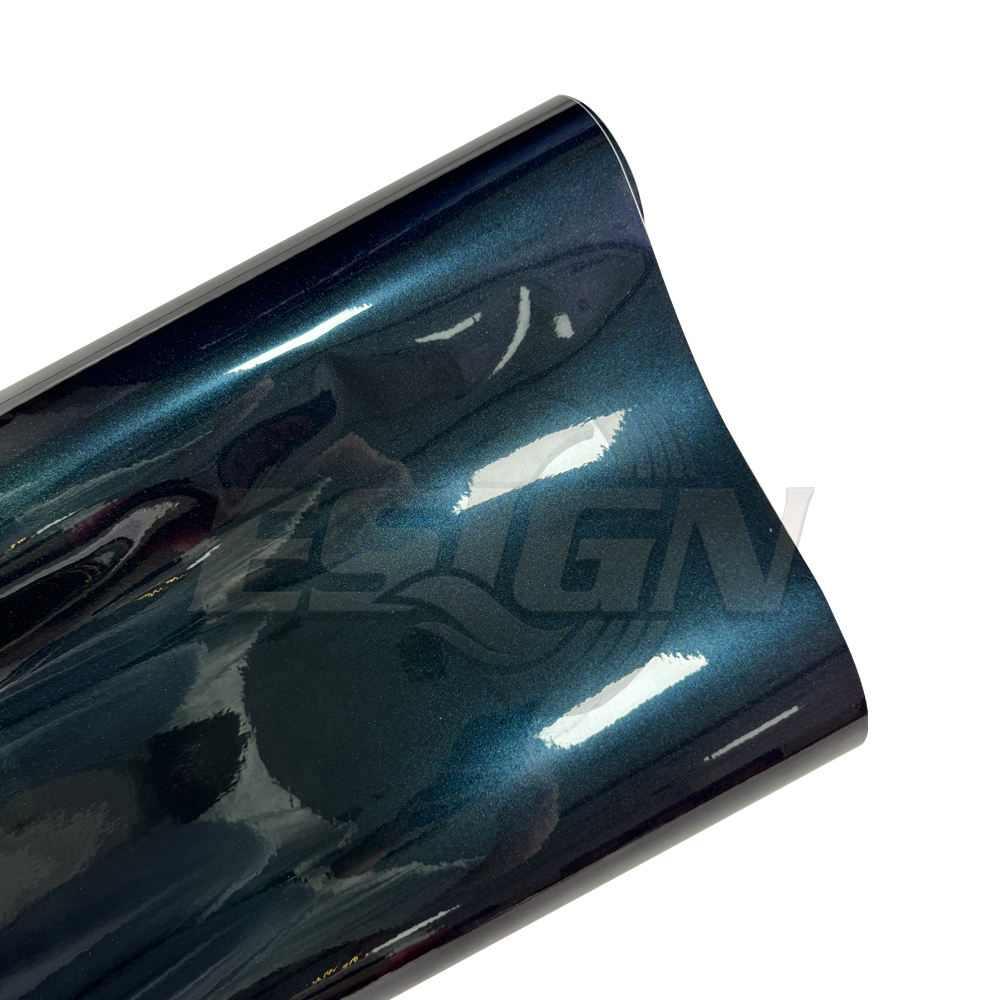 กิ้งก่าสีน้ำเงินถึงม่วง