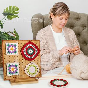 Planche de blocage carrée en bois avec chevilles pour projets de tricot et de crochet – Organisateur pratique pour les loisirs créatifs - Product Image 2