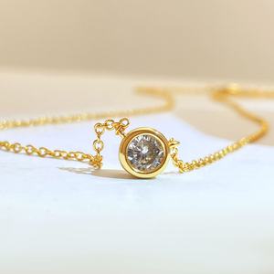 Ensemble de bijoux en gros tendance plaqué or 18 carats avec zircon scintillant, collier ras-du-cou délicat et boucles d'oreilles pour femme - Product Image 1