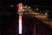 Écran LED flexible à mailles fines P100 avec une luminosité de 3000 cd et une étanchéité IP67 pour les murs vidéo extérieurs