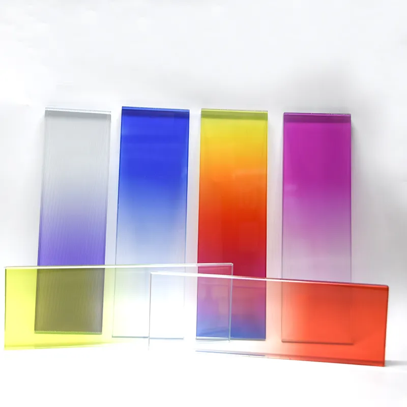 Fabricants de verre personnalisés 4 + 4mm Double vitrage coloré translucide dégradé artiste verre laminé pour la décoration