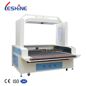 Machine de découpe laser CO2 CNC avec caméra CCD Big Vision et convoyeur pour la sublimation de tissus en rouleau, textiles, vêtements - Product Image 1