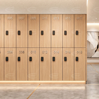 Armoires de rangement modulaires personnalisables Cartmay à 2, 4, 6 ou 8 portes pour salle de repos des employés, casiers à vêtements avec serrure à came et bancs
