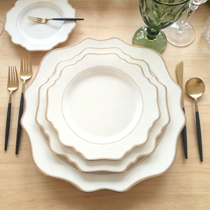 Offre Spéciale – Assiettes de Dîner en Céramique Blanches Modernes de Luxe Nordique avec Bordure Dorée, Assiettes Octogonales Festonnées en Céramique pour la Vaisselle de Restaurant - Product Image 3