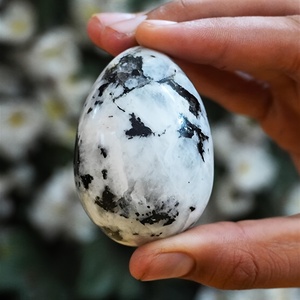 Huevos de Piedra Lunar Arcoíris Naturales al por Mayor, Esferas Espirituales de Cristal, Bolas de Palm Love Moon Eggs para Decoración - Product Image 4