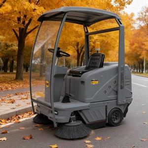 MINGNUO MN-C200X Spazzatrice Elettrica a Batteria con Operatore a Bordo, Larghezza di Pulizia 1300mm, Potenza 4800W, Peso 460kg - Product Image 1