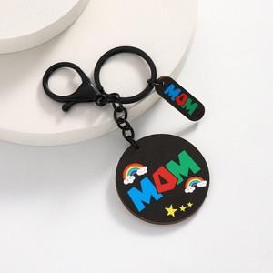 Nueva Linda personalidad padre Día de la madre tablero de madera llavero colorido Arco Iris mamá Super papá llavero - Product Image 2