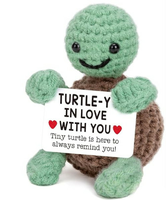 Poupées au crochet positives très populaires 2026, tortues au crochet, cadeaux d'anniversaire au crochet pour collègues, décoration intérieure, décoration de bureau
