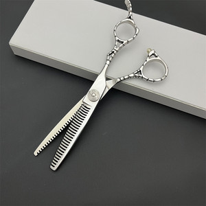 กรรไกรซอยผมสแตนเลส 440C ขนาด 6 นิ้ว สำหรับตัดผมเสริมสวย สำหรับคนถนัดขวา ใบมีดมาตรฐาน - Product Image 1