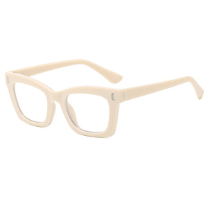Lunettes de lecture rectangulaires noires anti-lumière bleue pour femmes, style visage ovale 2024 - Product Image 3