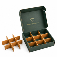 Boîte cadeau en carton ondulé vert personnalisée avec séparateur à 9 compartiments, logo cœur en feuille d'or, boîte d'emballage pour chocolats, biscuits, bougies