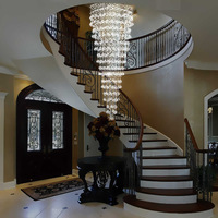 Lustre moderne de luxe en aluminium sur mesure pour escalier de villa, avec cristaux supplémentaires, pour l'encadrement des escaliers